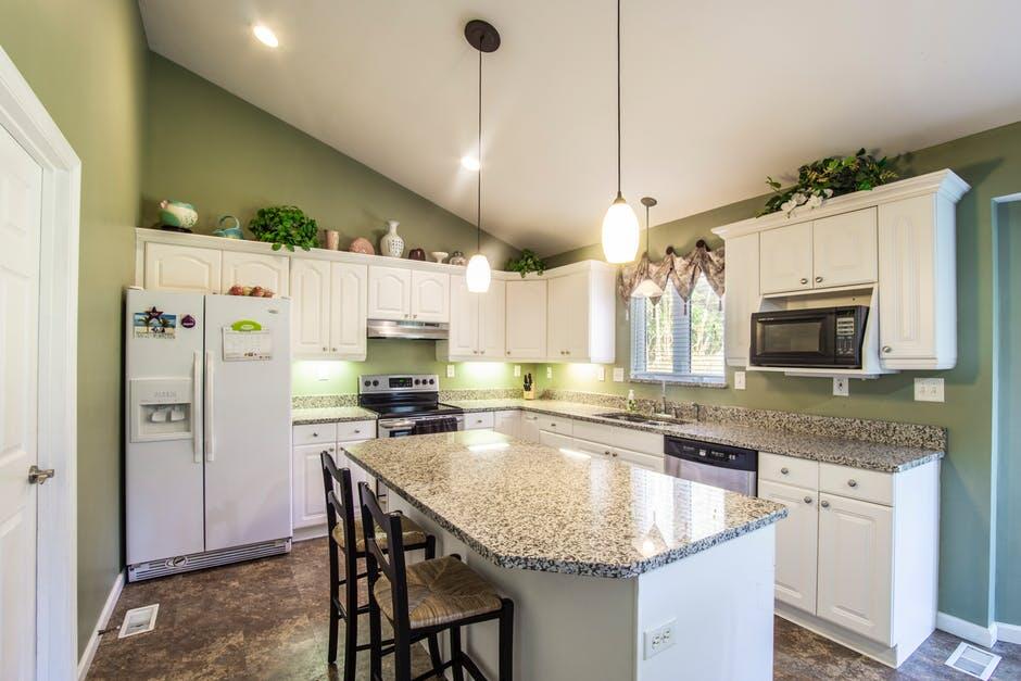 Maintaining a Clean Kitchen in Your Mission Viejo Vacation Rental: Tips and Tricks